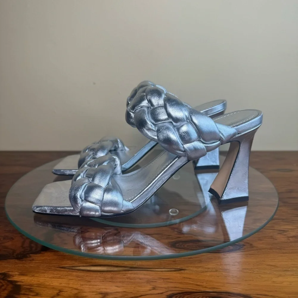 Marc Fisher LTD Hammy Sandal - silver - size 6 - Picture 8 of 16